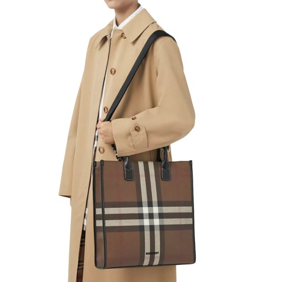 Burberry Unisex Denny Checked Large Tote Bag - Picture 13 of 13